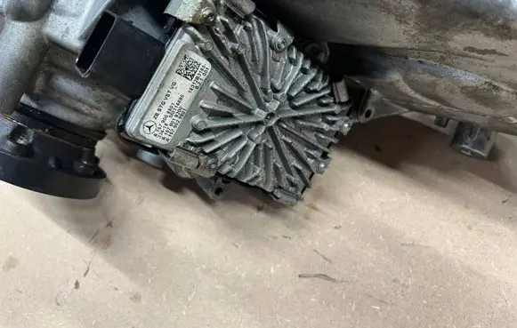 Mercedes-Benz GLE W167 Gearbox-reducer motor A1672804800 1833500029 1672804800