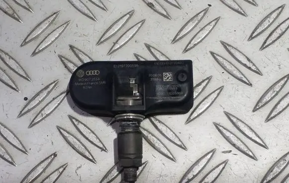 Volkswagen PASSAT B6 Tire pressure sensor 1K0907255A S122215001A L160VW2