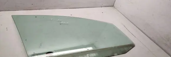 Volkswagen Cross Touran I Front door window glass four-door 001582