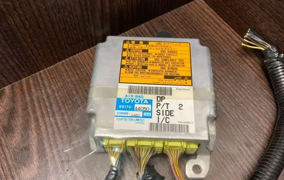 Toyota Avensis Verso Airbag control unit/module 8917044050 2310002460