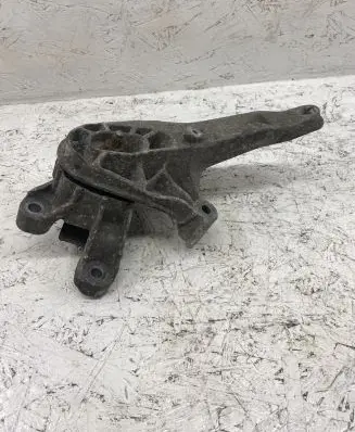 Mini Cooper Countryman R60 Gearbox mount 6784355