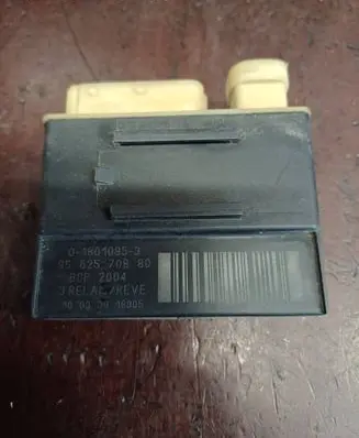 Glow plug pre-heat relay