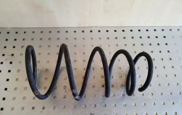 Toyota Avensis T270 Front coil spring