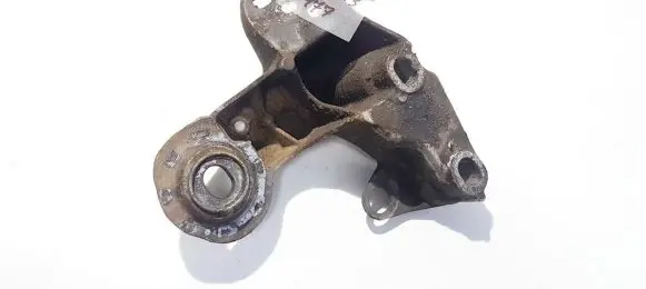 Audi A6 S6 C5 4B Engine mounting bracket 4b0199352a