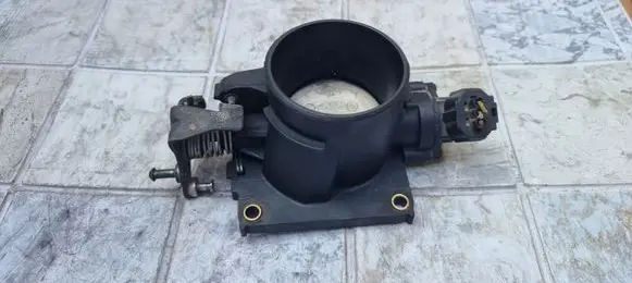 Ford Focus Throttle valve 988F9B989