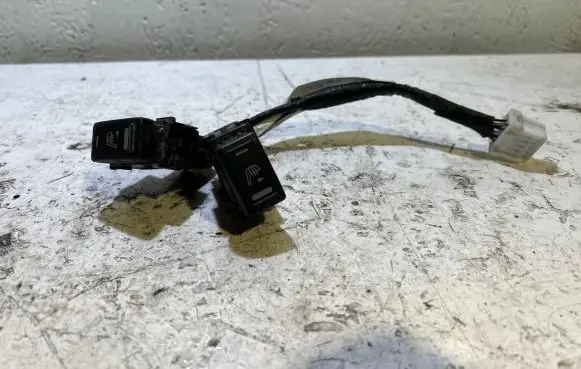 Nissan X-Trail T30 Seat heating switch 24016EQ300