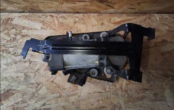 Volvo XC90 Air suspension compressor/pump 15155000872