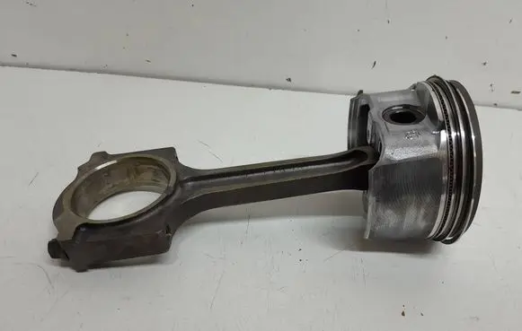 Ford Galaxy Piston with connecting rod RF1L5G6205AE