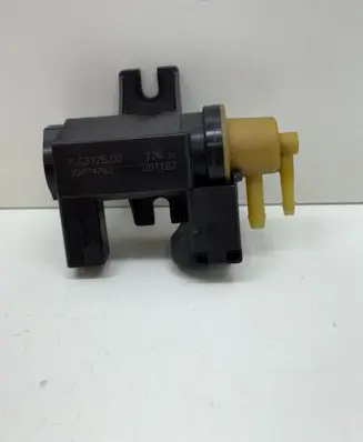 Volvo XC60 Turbo solenoid valve 30774761 70232500 09T182
