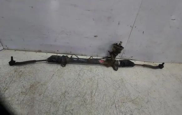 Toyota Yaris Steering rack 2Z246565
