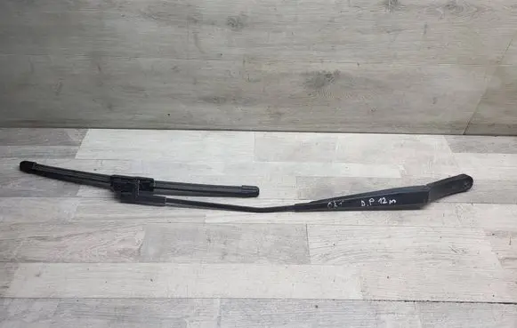 Skoda Octavia Mk2 (1Z) Front wiper blade arm 1Z1955410A