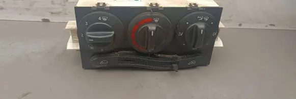 Mercedes-Benz A W168 Climate control unit 1688300385 Q113499