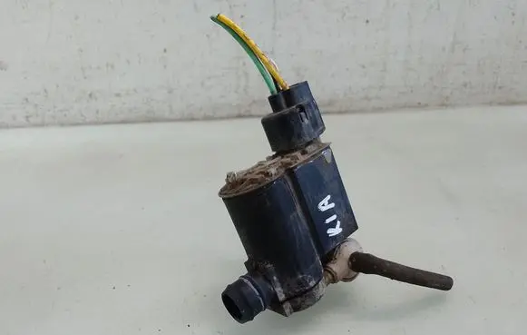 KIA Ceed Windscreen/windshield washer pump 985101F100