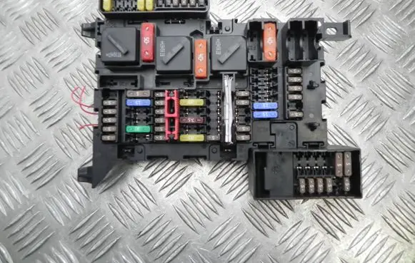 BMW i3 Fuse box set 9270355 G4528