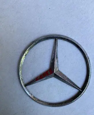 Mercedes-Benz E W210 Manufacturer badge logo/emblem E2555