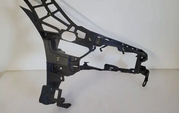 Mercedes-Benz CLS C218 X218 Front bumper mounting bracket A2188853065