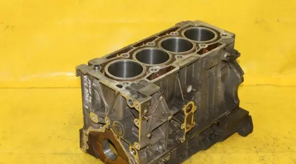 Peugeot 406 Engine block 