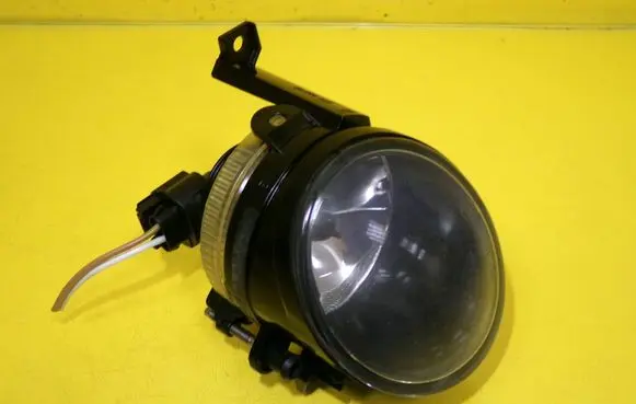 Volkswagen Golf Plus Front fog light 27128800