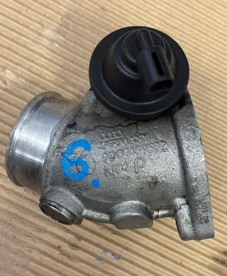 Audi A4 S4 B7 8E 8H Throttle valve 8D0145950C