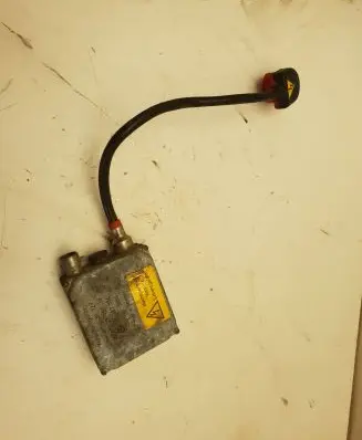 BMW 5 E39 Headlight ballast module Xenon 5DV00776329 87114