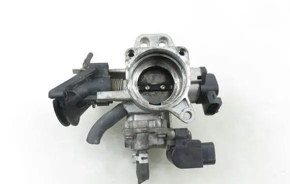 Toyota Yaris Throttle body valve 2221003010