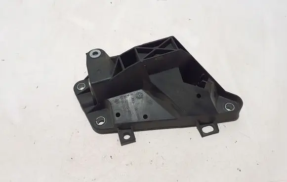 Chrysler Pacifica Radiator mount bracket 68292238AB