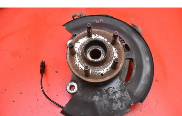 Opel Astra J Front wheel hub spindle knuckle 39000055