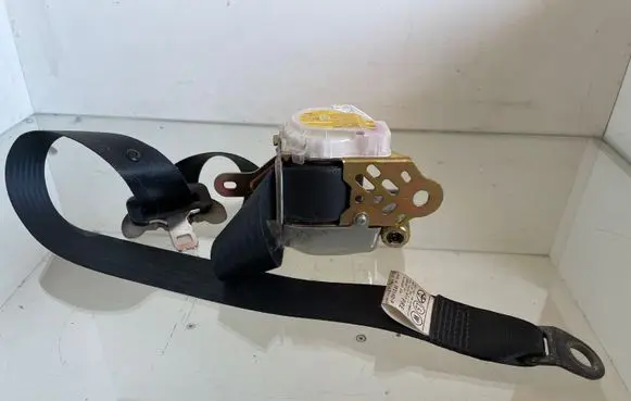 Toyota Corolla Verso AR10 Front seatbelt 0433085
