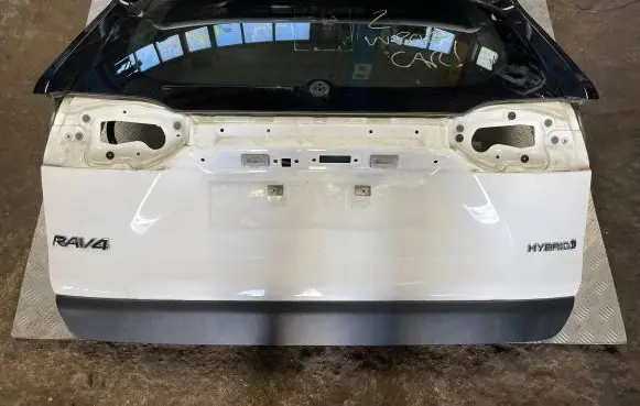 Toyota RAV 4 (XA50) Tailgate/trunk/boot lid 