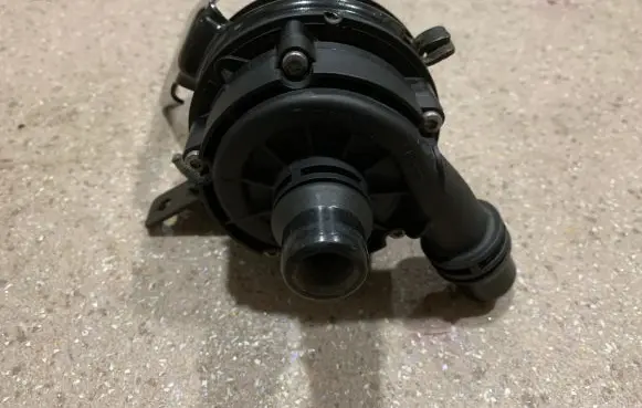 Mercedes-Benz GLC X253 C253 Electric auxiliary coolant/water pump A0005002686
