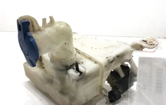 Windshield washer fluid reservoir/tank