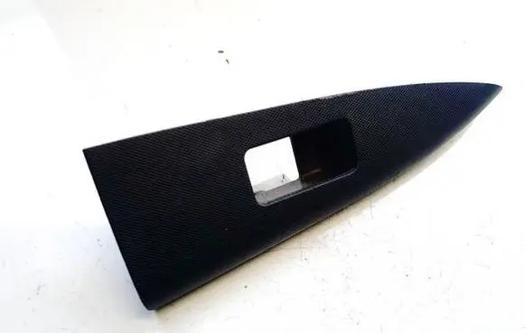 Nissan Note (E11) Front door window switch trim 829619u10a