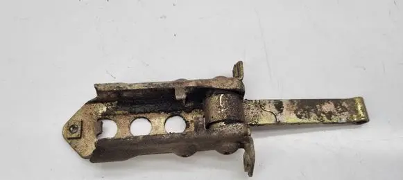 Mercedes-Benz S W126 Rear door check strap stopper