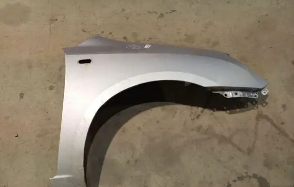 KIA Carens II Fender