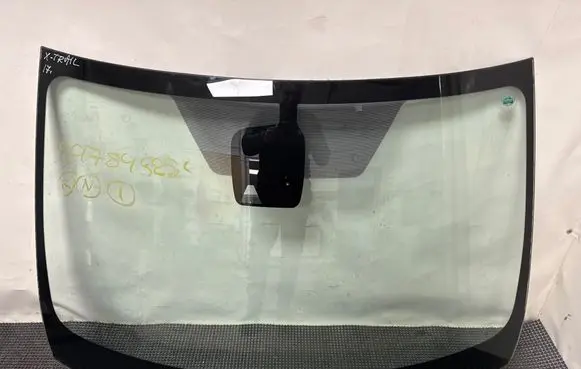 Nissan X-Trail T32 Front windscreen/windshield window 43R000415