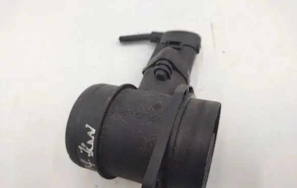 Volkswagen Golf V Mass air flow meter 038906461B 0281002531