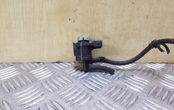 Audi A4 S4 B6 8E 8H Turbo solenoid valve 1J0906283A