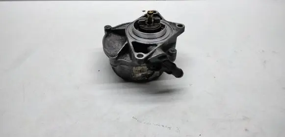 Audi A6 S6 C5 4B Vacuum pump