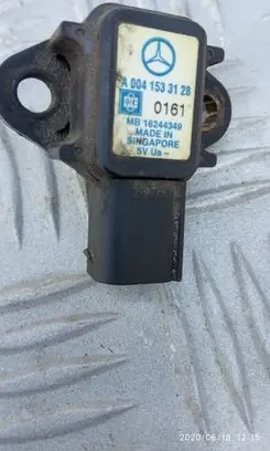 Mercedes-Benz Vito Viano W638 Air pressure sensor A0041533128 16244349