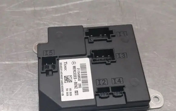Mercedes-Benz E W211 Comfort/convenience module 2115458532