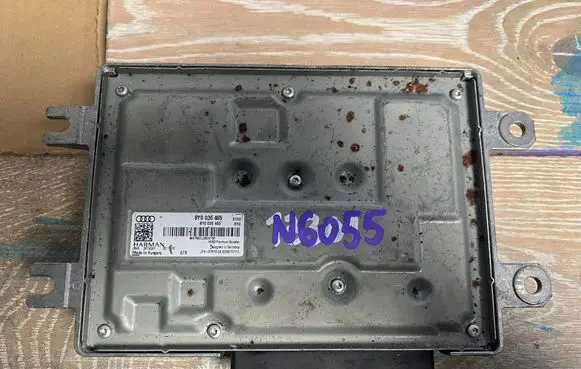 Audi A6 S6 C4 4A Engine control unit/module 8X0035465
