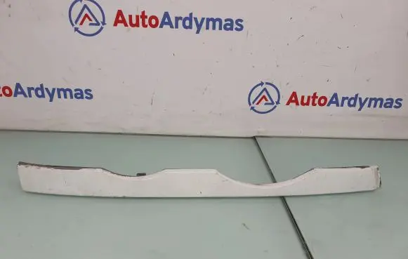Under headlight/headlamp trim