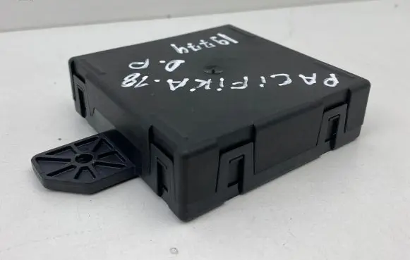 Chrysler Pacifica Door control unit/module 68316558AC HW113000