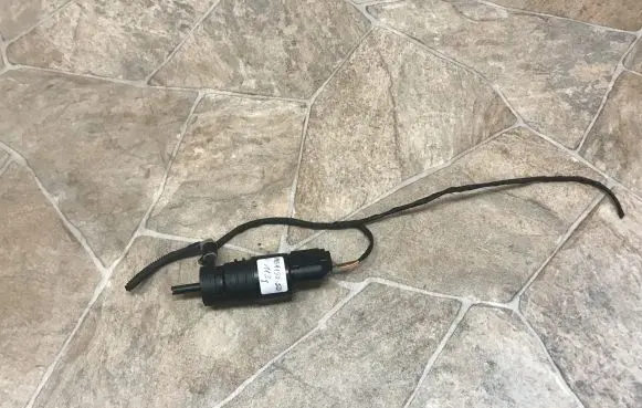 BMW 5 GT F07 Windscreen/windshield washer pump 6934160