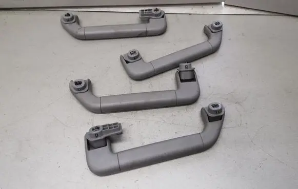 Volkswagen Touareg I Front interior roof grab handle 7L0857607A 7L0857608A