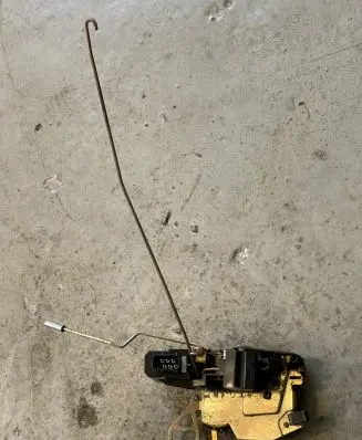 BMW Z3 E36 Coupe door lock (next to the handle) 8397732