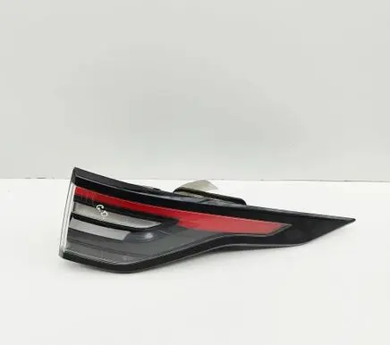 Land Rover Discovery 5 Rear/tail lights HY3213404AF