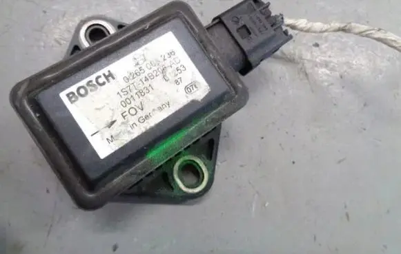 Ford Mondeo Mk III ESP acceleration yaw rate sensor