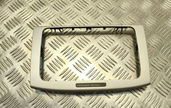 Radio/GPS head unit trim