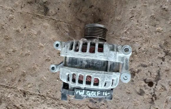 Volkswagen Golf VII Generator/alternator 06J903023G